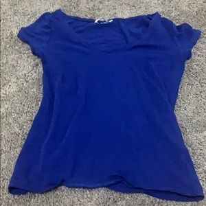 blue t shirt